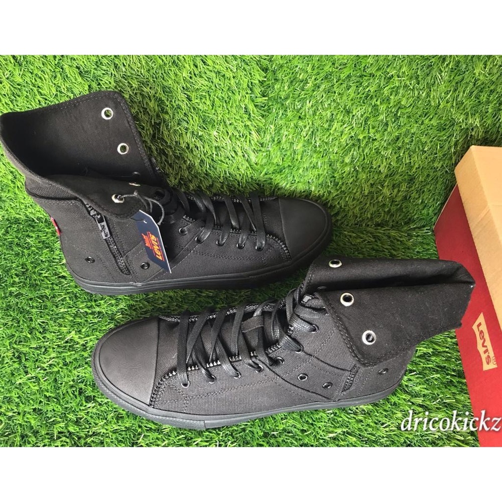 Men’s Levi’s Sneakers Black Size 9